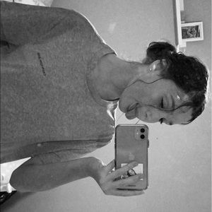 Meet your Posher, Chloe